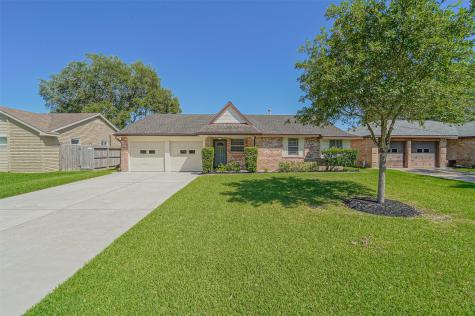 407 Stratmore Drive Friendswood TX 77546