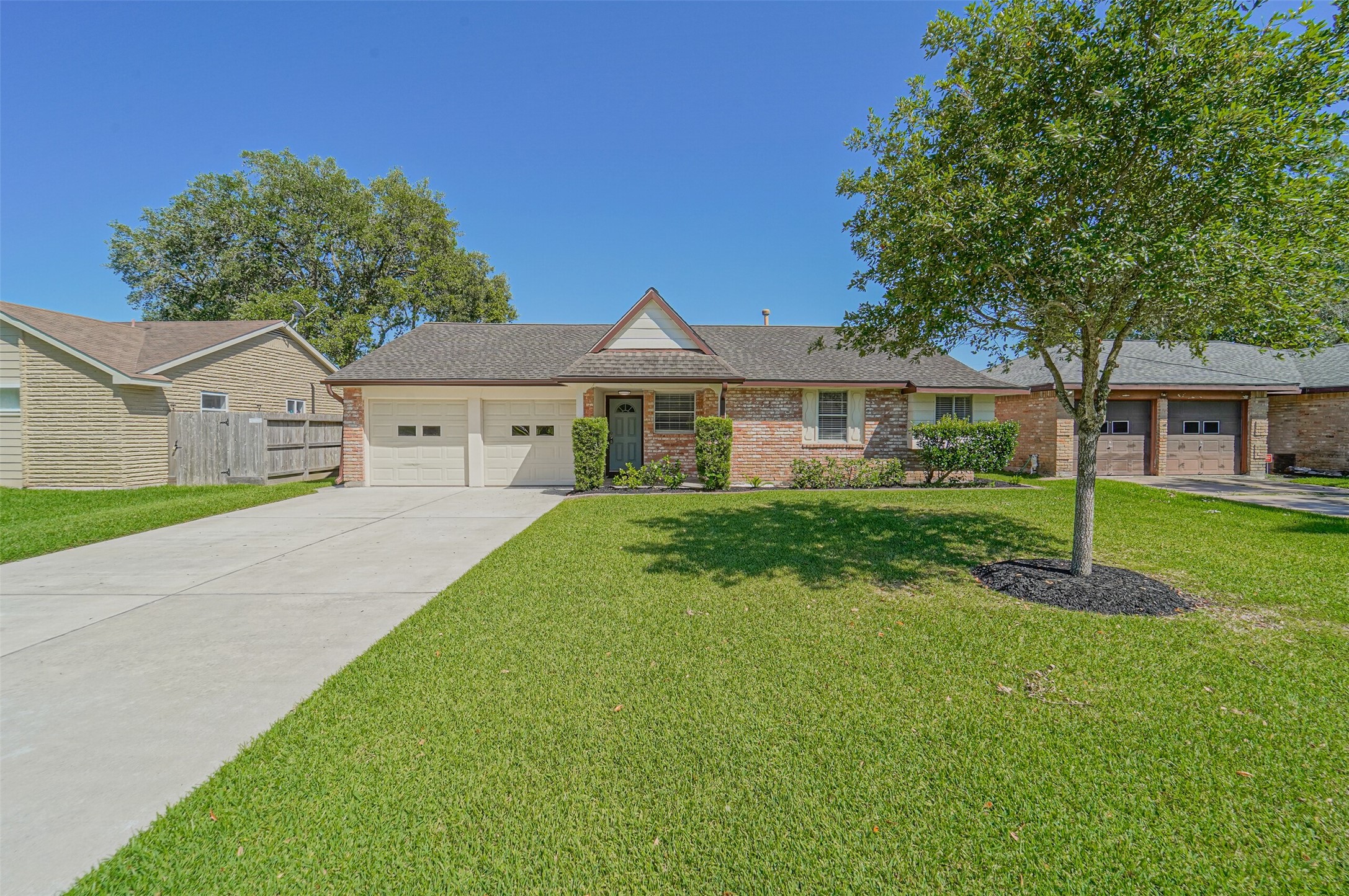 407 Stratmore Drive Friendswood TX 77546