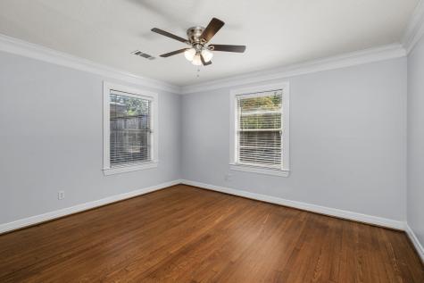 4803 Saxon Street Bellaire TX 77401