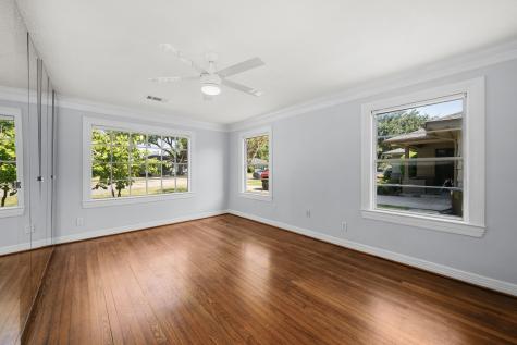 4803 Saxon Street Bellaire TX 77401
