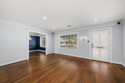 4803 Saxon Street Bellaire TX 77401
