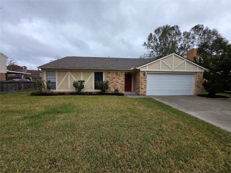 419 Gleneagles Drive Friendswood TX 77546