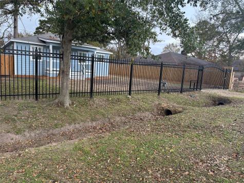 2449 Garapan Street Houston TX 77091