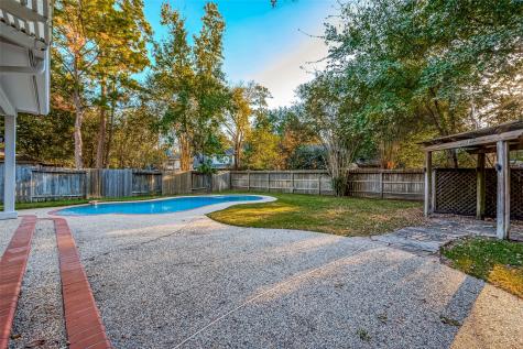 34 S Willow Point Circle The Woodlands TX 77382