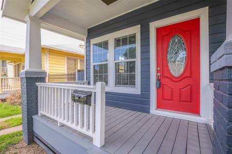 5220 Avenue P 1/2 Galveston TX 77551
