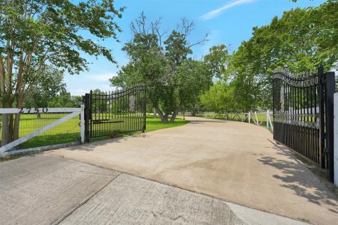 2750 County Road 48 Rosharon TX 77583