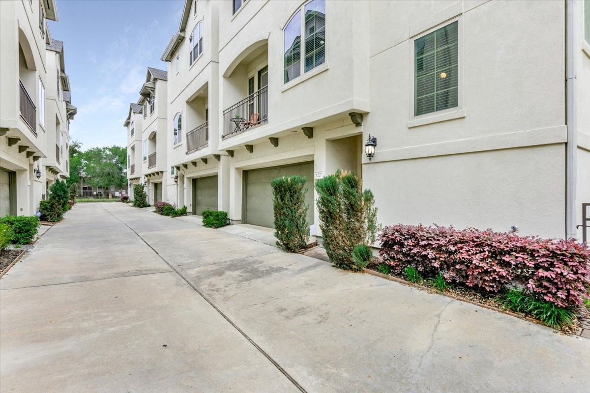 8227 Cambridge Street Houston TX 77054