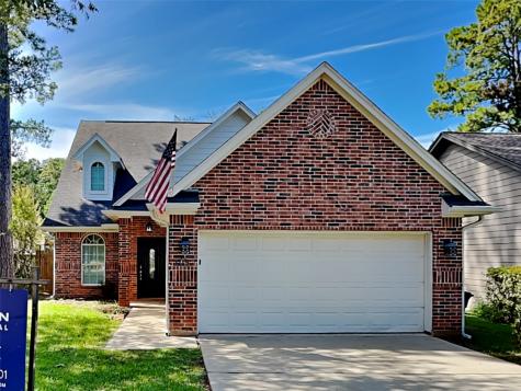 205 Clear Water Street E Montgomery TX 77356