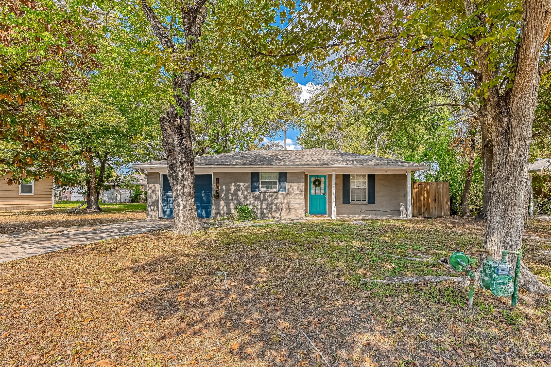 214 Southmore Street Tomball TX 77375