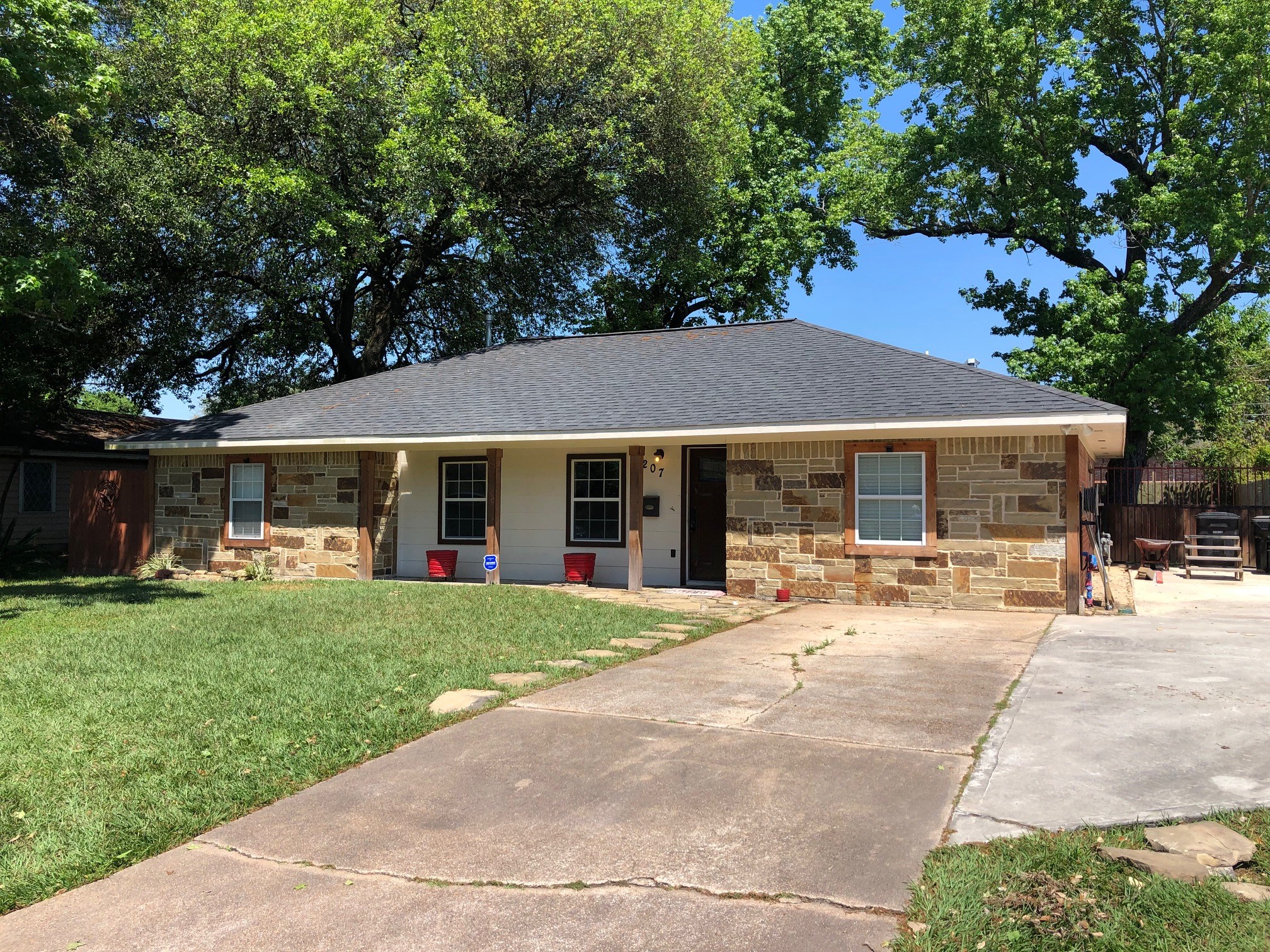 207 Weatherly Way Houston TX 77022