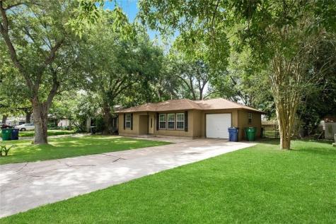 1008 Southampton Street Angleton TX 77515