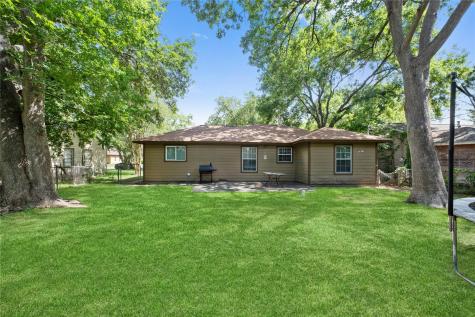 1008 Southampton Street Angleton TX 77515