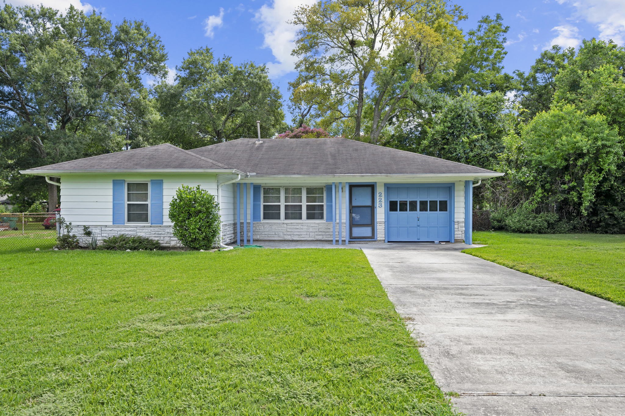 223 Wildwood Street Baytown TX 77520