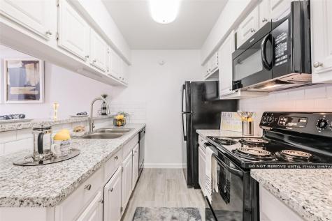 8162 Richmond Avenue 1214 Houston TX 77063