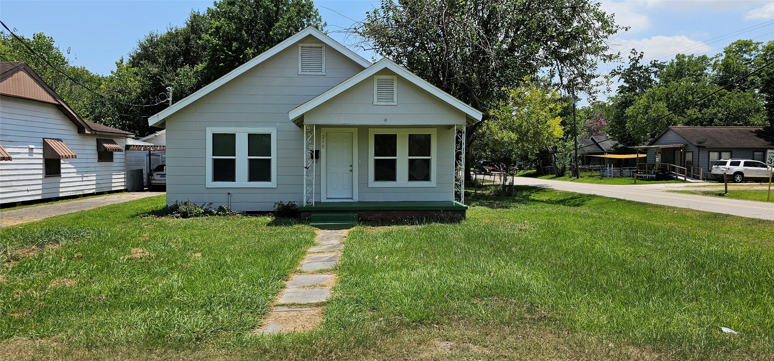 215 San Jacinto Street Highlands TX 77562