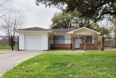 4910 Mayflower Street Houston TX 77033