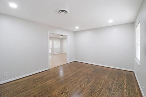 4709 Hummingbird Street Houston TX 77035