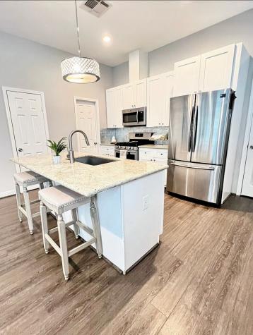 504 E 32nd Street Houston TX 77018