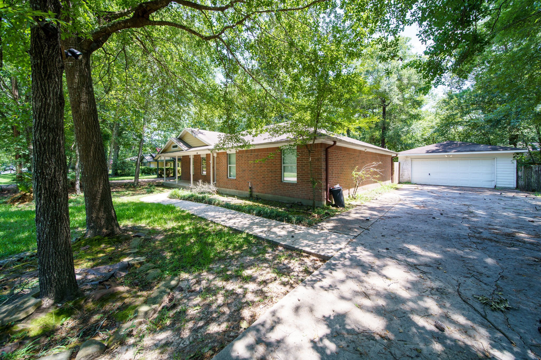 327 Chateau Woods Parkway Drive Conroe TX 77385