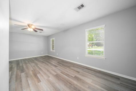 327 Chateau Woods Parkway Drive Conroe TX 77385