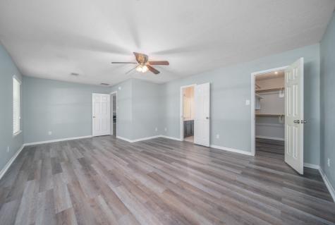 327 Chateau Woods Parkway Drive Conroe TX 77385