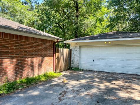 327 Chateau Woods Parkway Drive Conroe TX 77385