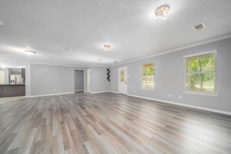 327 Chateau Woods Parkway Drive Conroe TX 77385