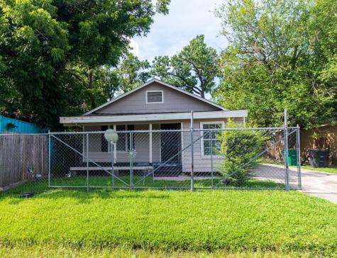 4634 Clover Street Houston TX 77051