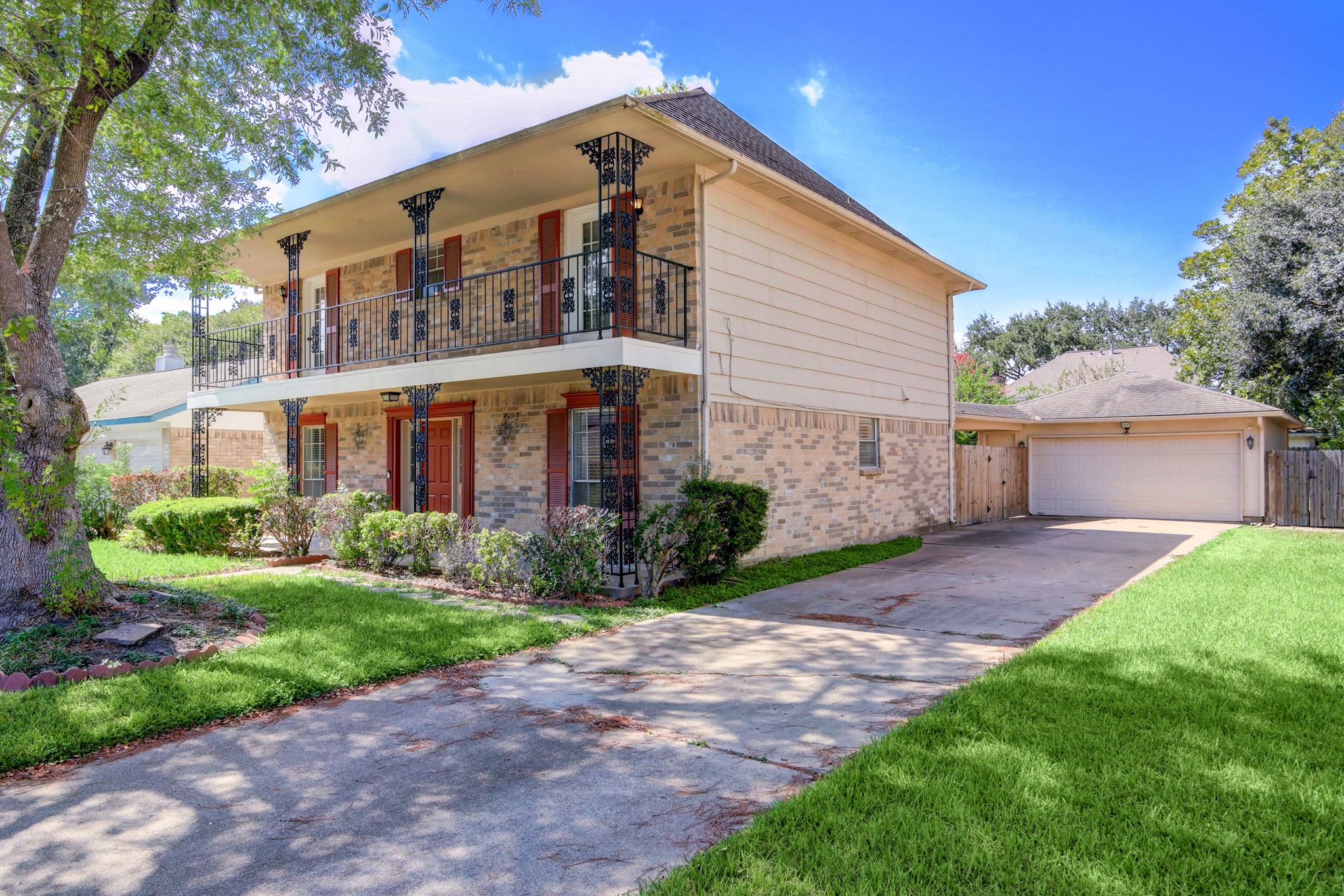 605 Lochnell Drive Houston TX 77062