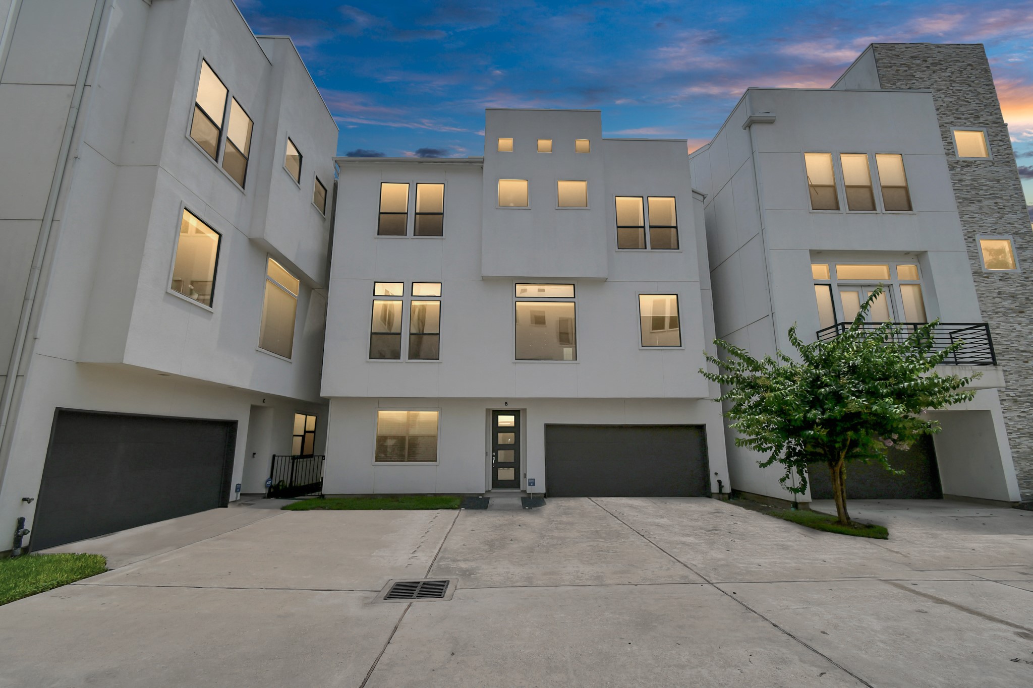5622 Kiam Street B Houston TX 77007