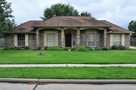 1101 W Castlewood Avenue Friendswood TX 77546