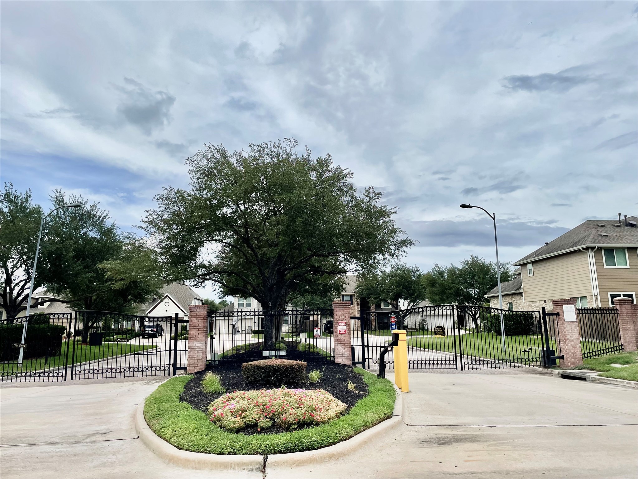 2822 Cresthollow Lane Houston TX 77082