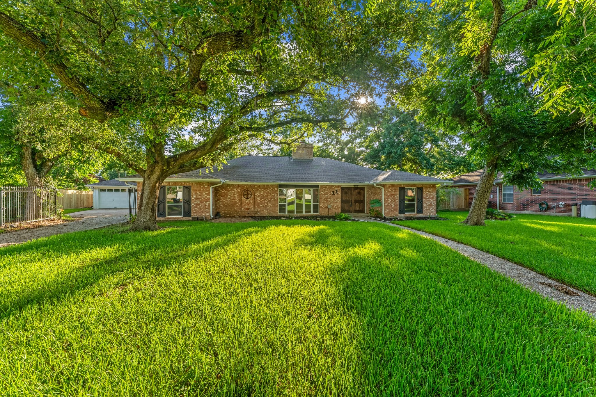 11 Whittier Drive Friendswood TX 77546