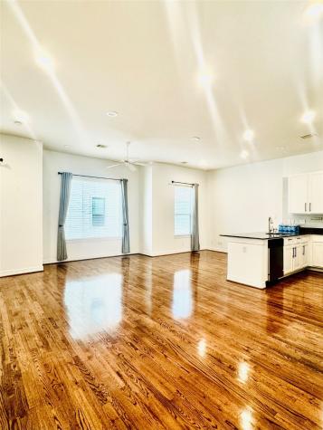 3846 Center Street Houston TX 77007