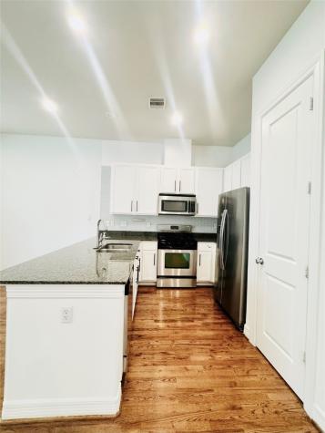 3846 Center Street Houston TX 77007