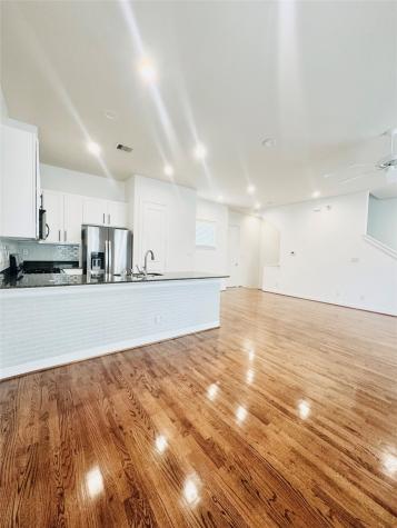 3846 Center Street Houston TX 77007