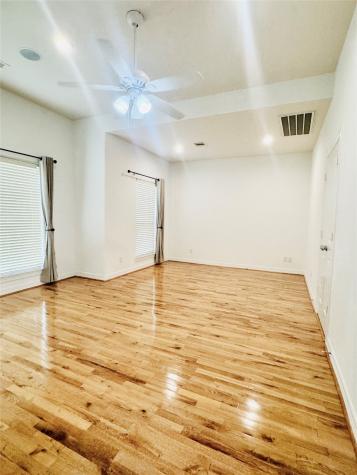 3846 Center Street Houston TX 77007