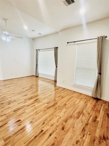 3846 Center Street Houston TX 77007