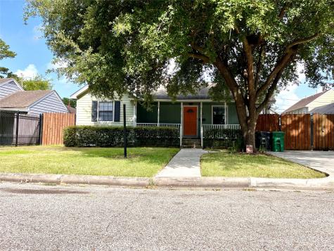 2126 Des Jardines Street Houston TX 77023