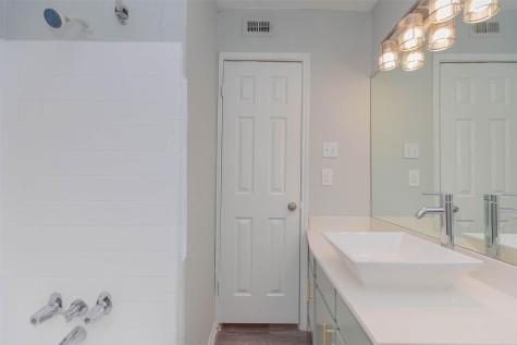 3001 Hillcroft Street G0904 Houston TX 77057