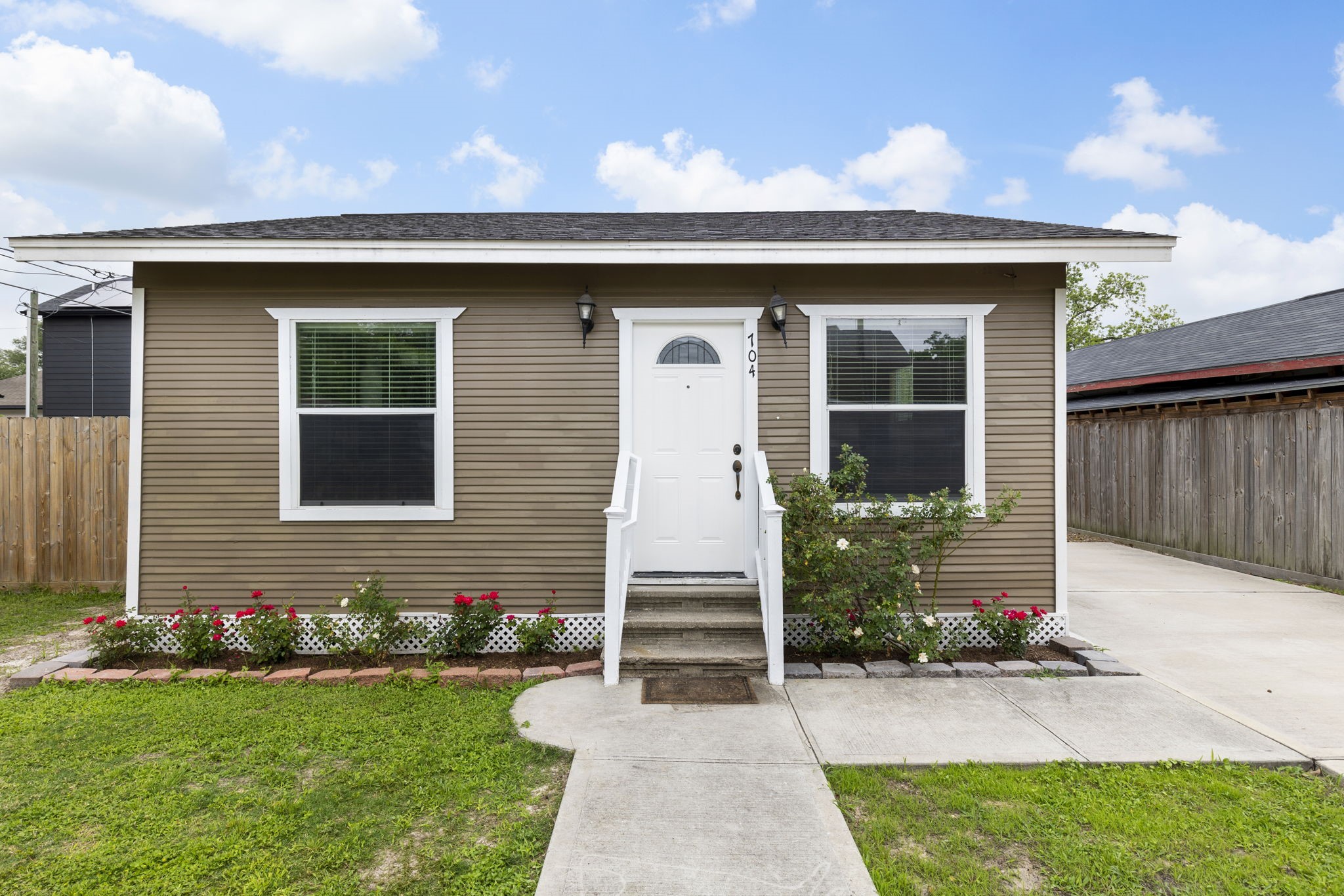 704 Jewett Street Houston TX 77009