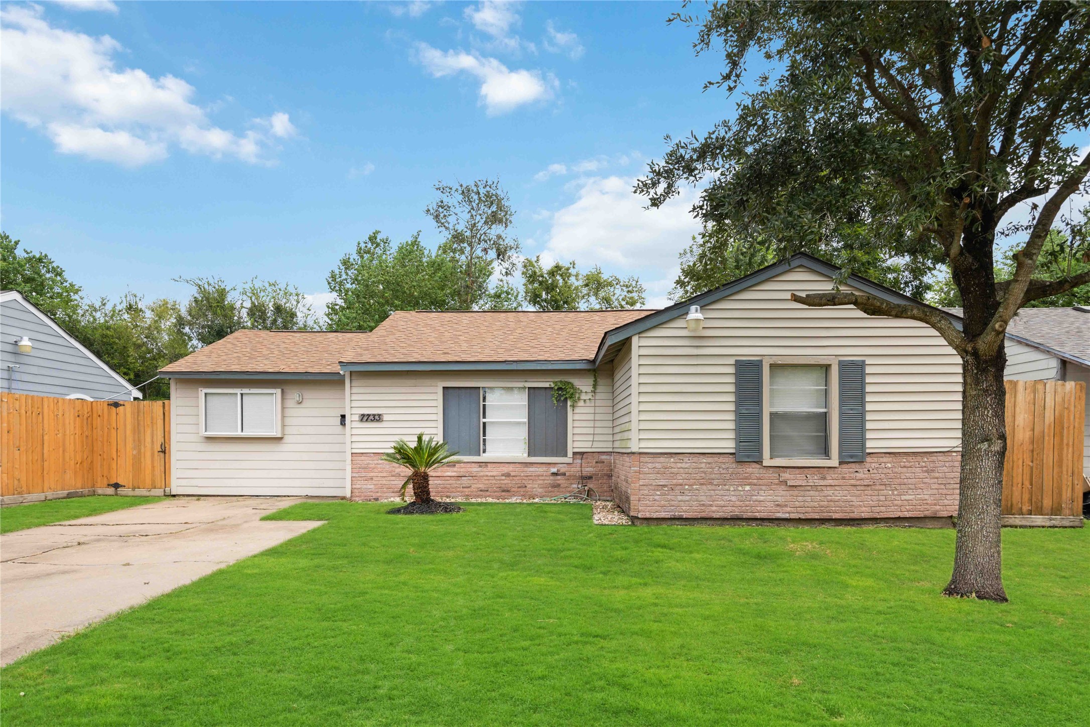 7733 Street Lo Road Houston TX 77033