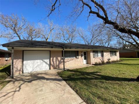 107 E Meadow Lane West Columbia TX 77486