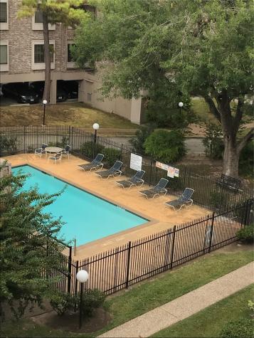 2209 S Braeswood 32i Houston TX 77030