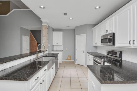 2204 Lakewind Lane League City TX 77573