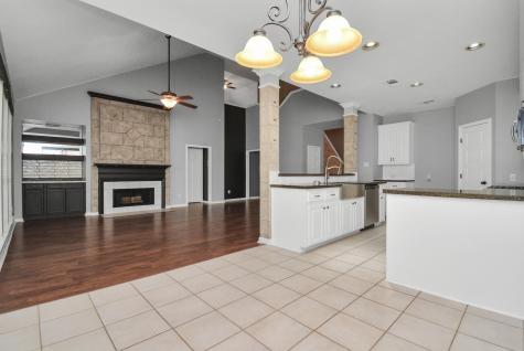 2204 Lakewind Lane League City TX 77573