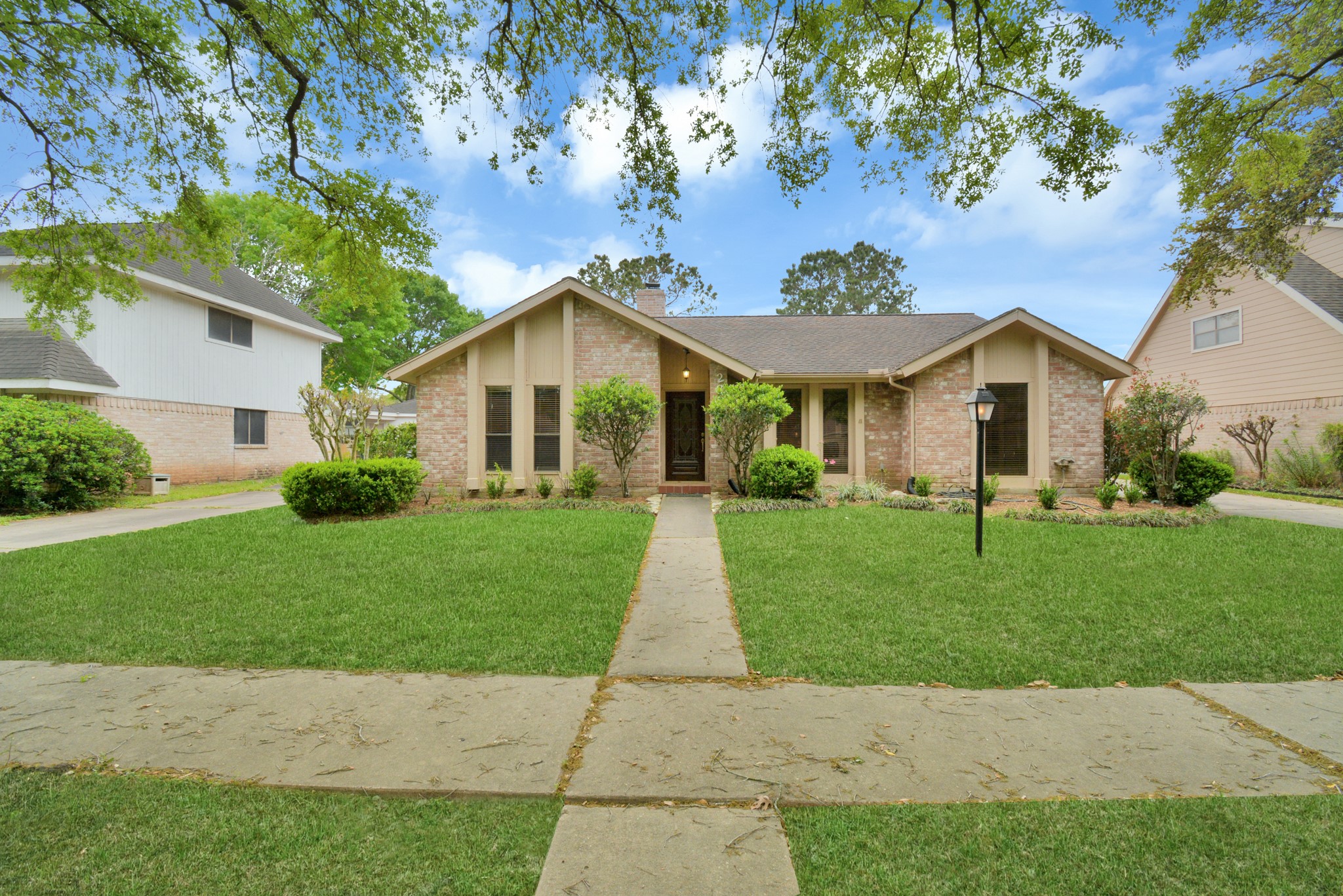 2818 Colonial Drive Sugar Land TX 77479