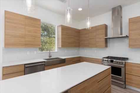 645 W 16th Street Houston TX 77008