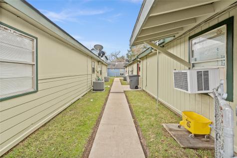 2200 Peach Avenue 3 Bay City TX 77414