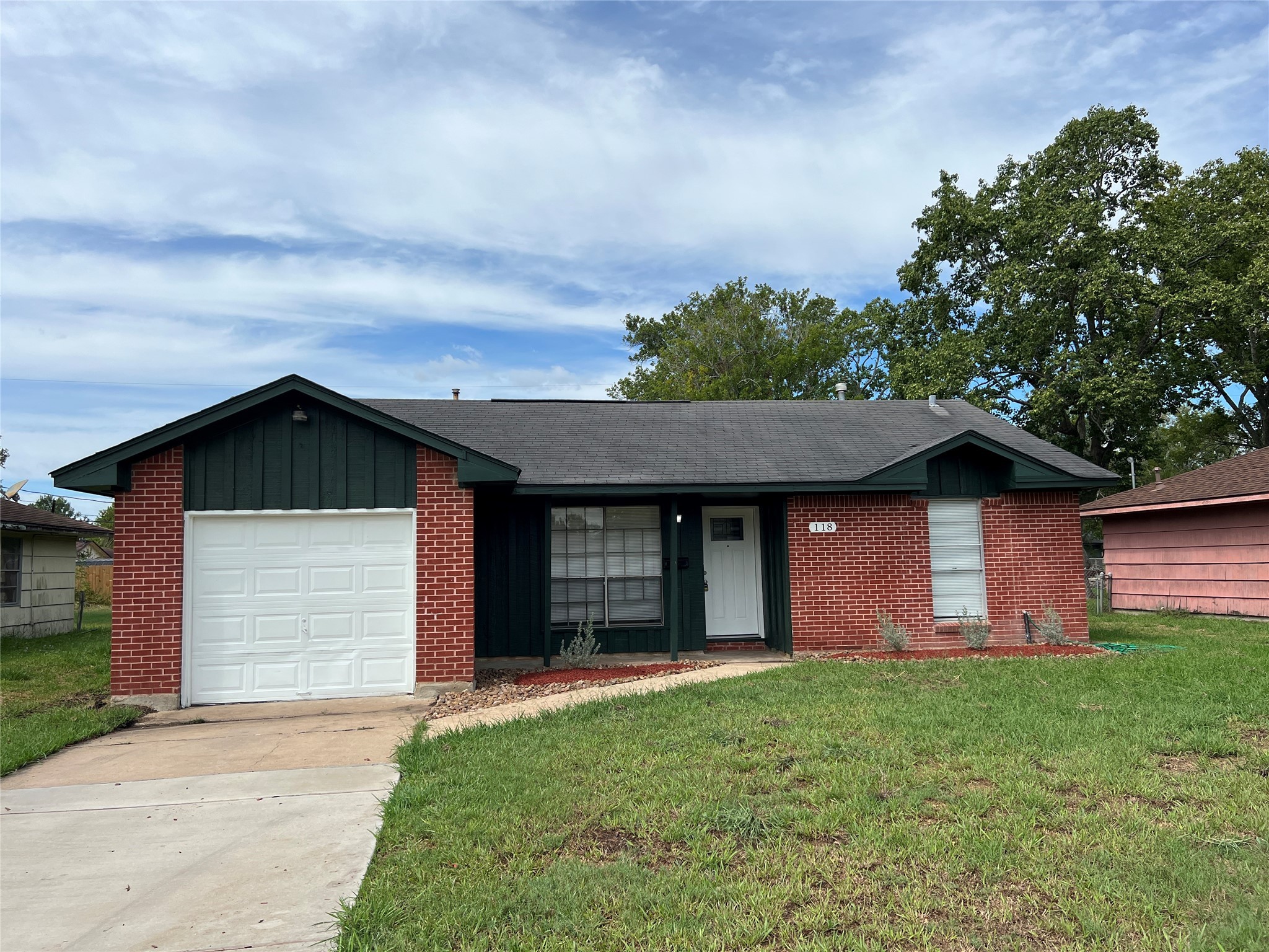 118 Bois D Arc Street Lake Jackson TX 77566